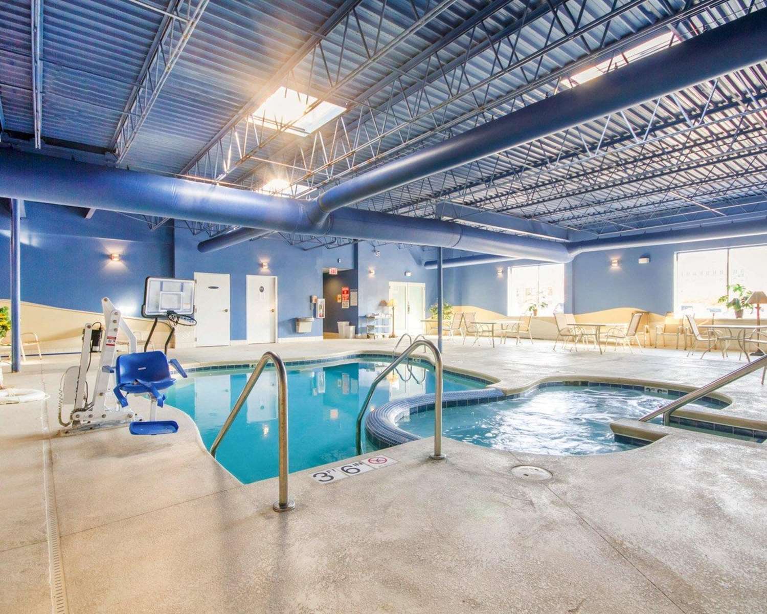 Wingate by Wyndham Sheboygan 13/23
