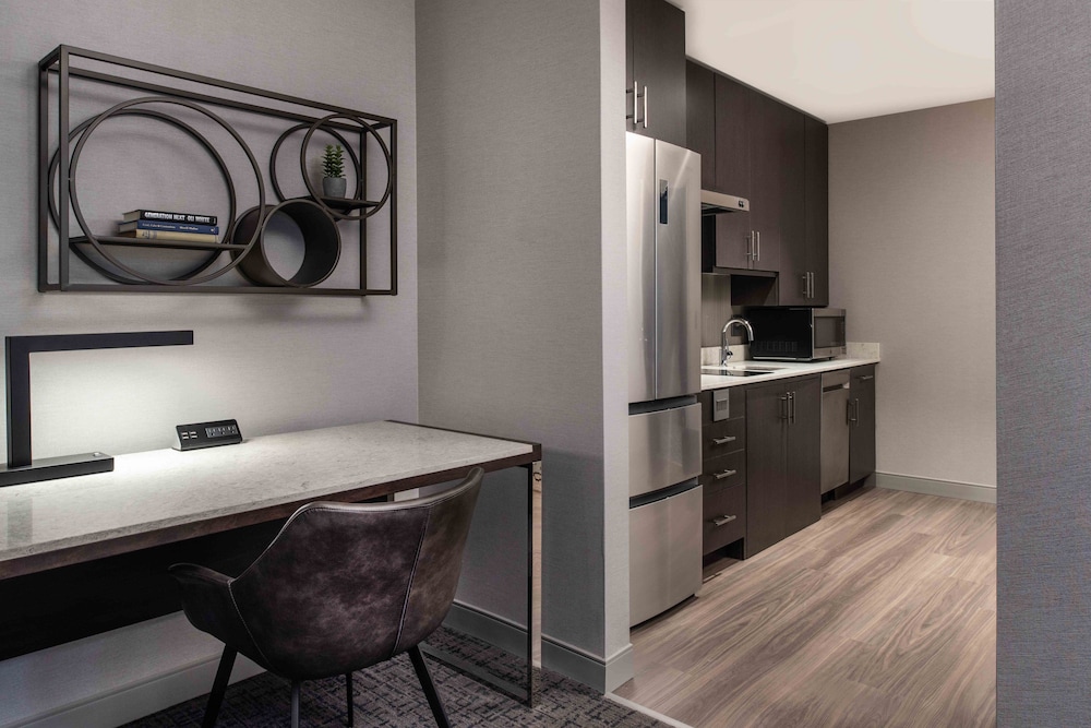 Staybridge Suites Quincy 5/67