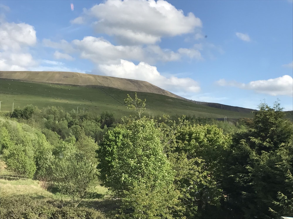 James' Place At Dowlais 42/48