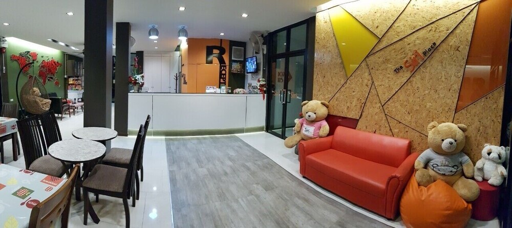 The Siri Place 5/37