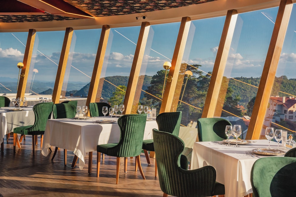 HOTEL RF VISION restaurante giratorio 29/50