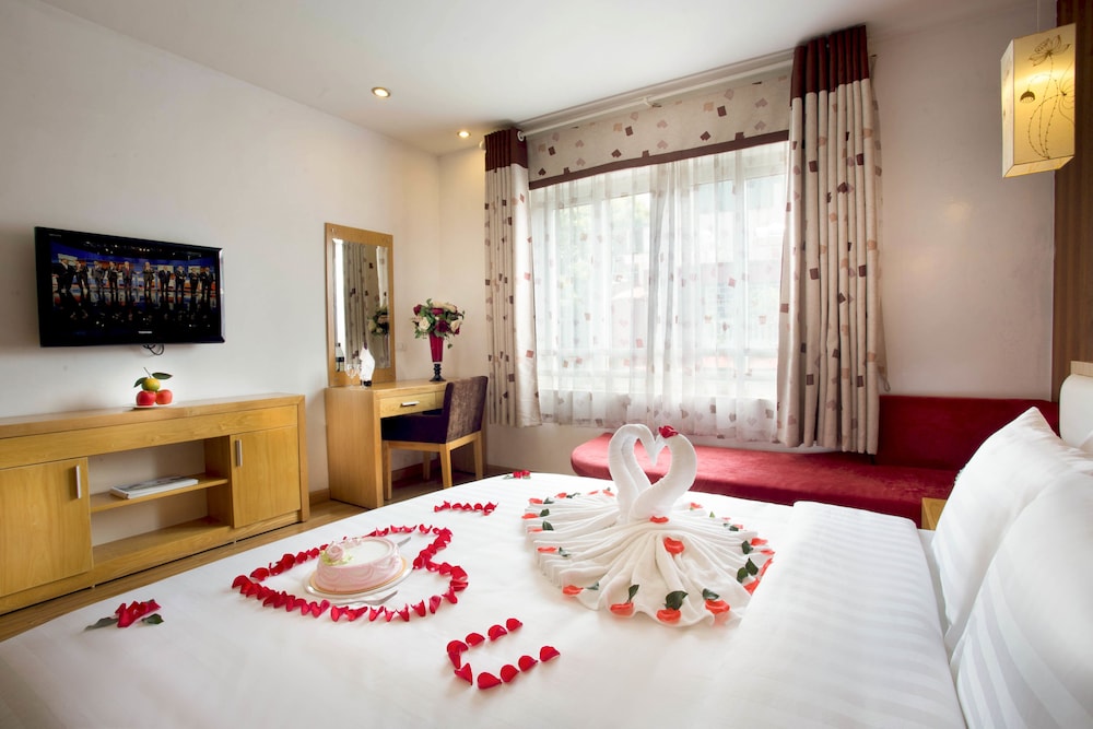 Tu Linh Palace Hotel 9/25