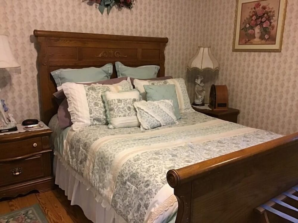 Brookview Manor Inn of the Poconos 15/51