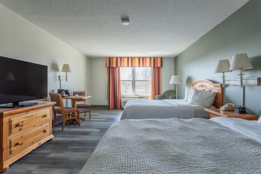 Lancaster Inn and Suites 18/64