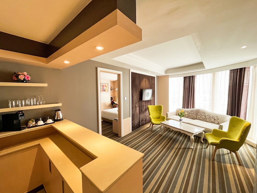 The Bazaar Hotel Bangkok 30/77