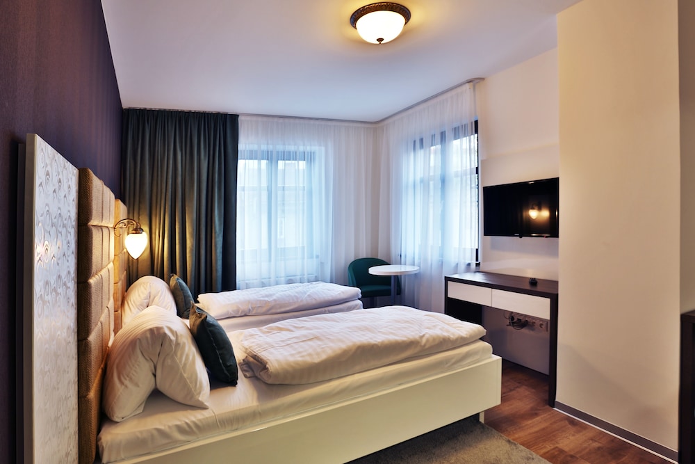 VIP Apartments 7/30