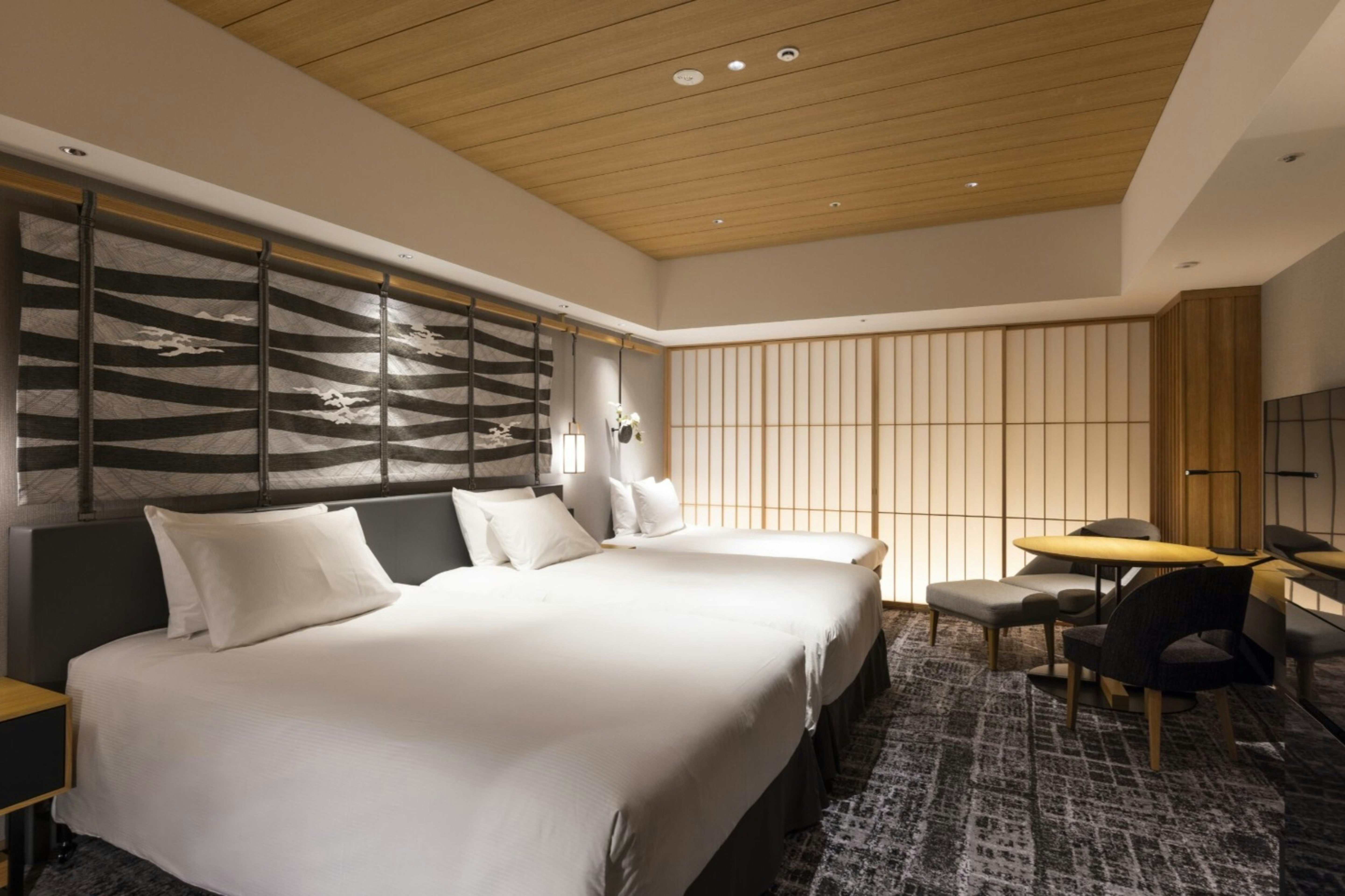 EXECUTIVE, FAMILY, TWIN BEDS