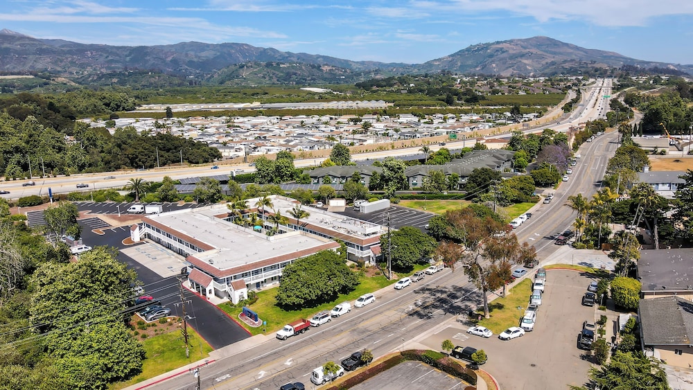 Studio6 Suites Carpinteria, CA - Santa Barbara - South 22/27