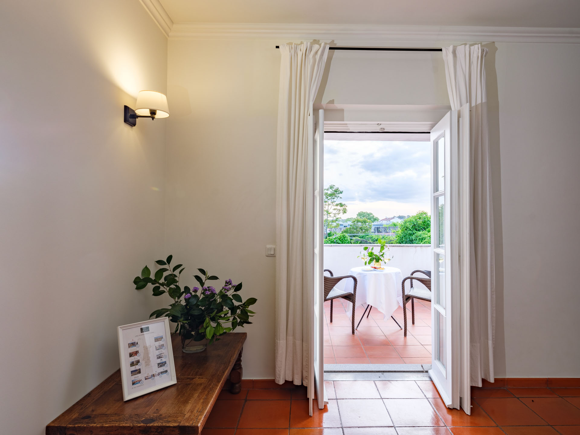 Charming, Single, Terrace
