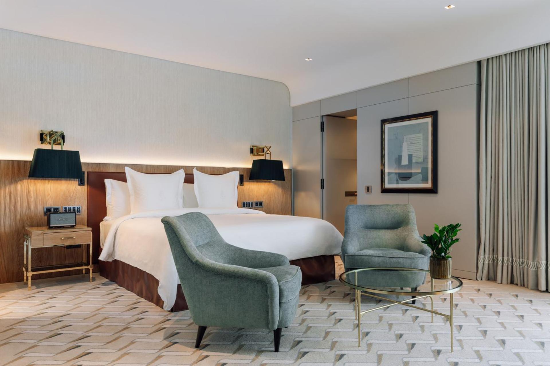 Grand, Suite, King Bed
