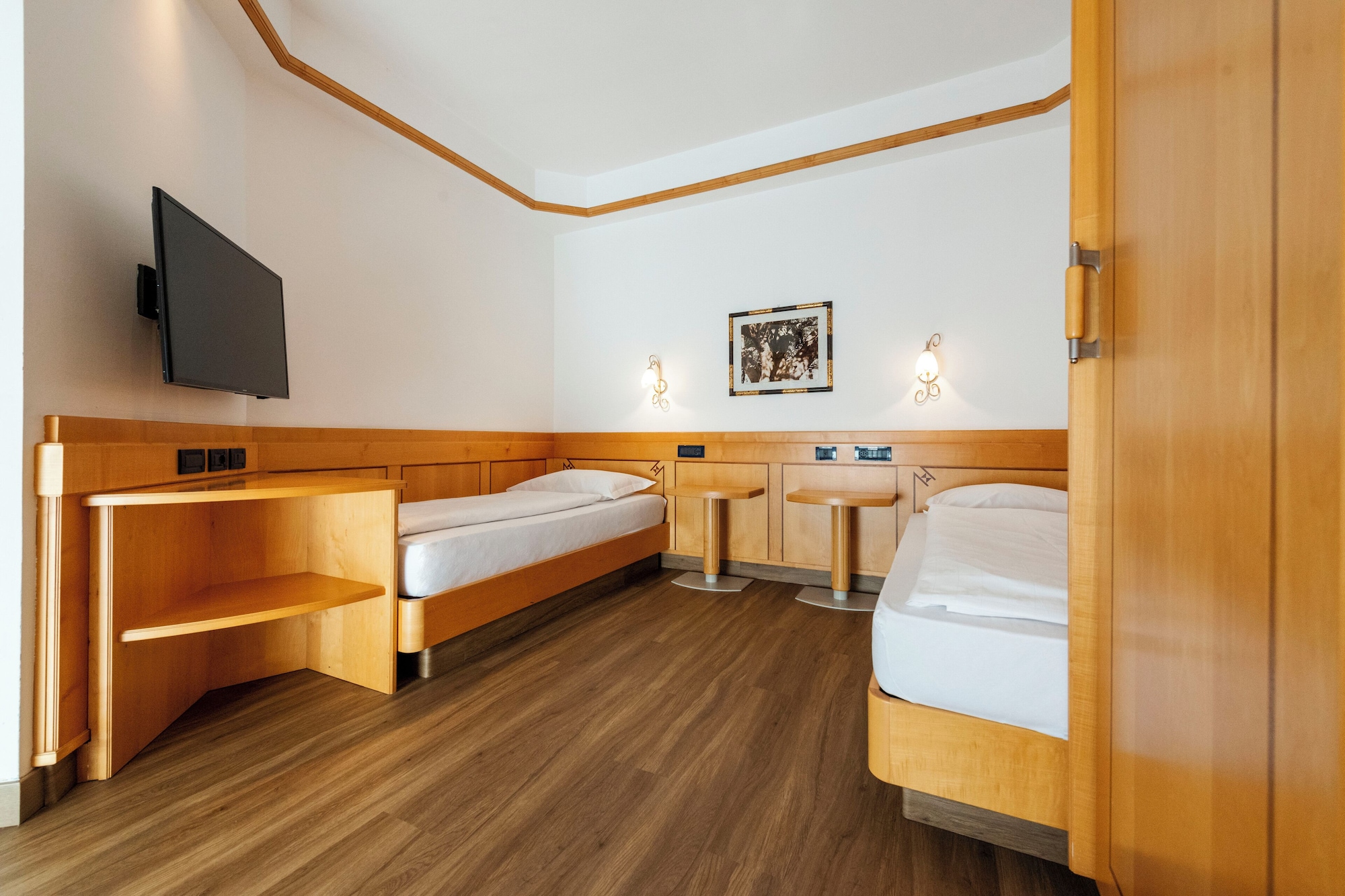 CLASSIC, TWIN BEDS