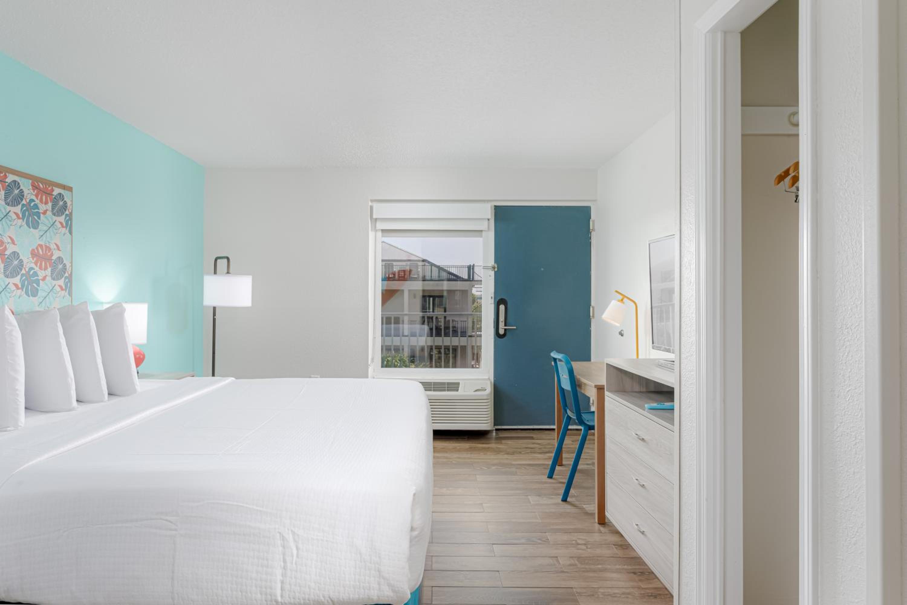 Standard, King Bed