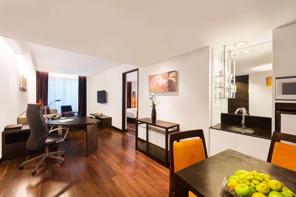 RADISSON SUITES BANGKOK SUKHUMVIT 47/73