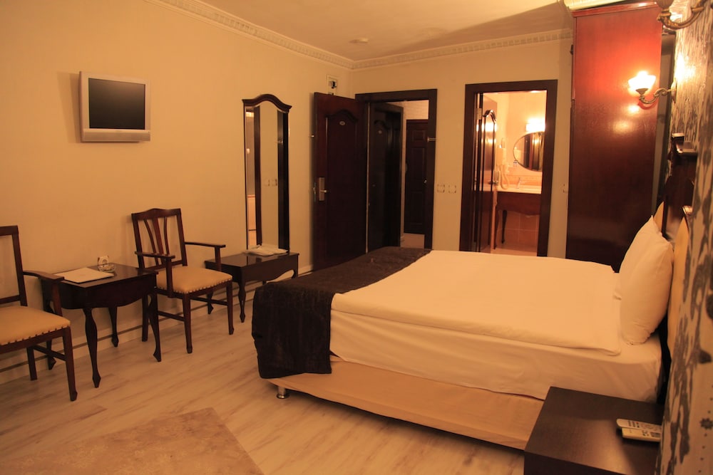 Royal Anka Hotel 12/32