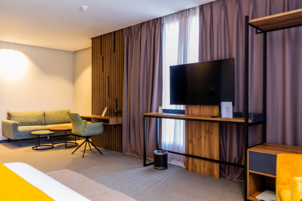 Urban Hotel and Spa 30/33