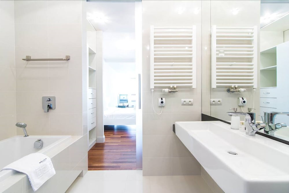 Exclusive Apartments - Atelier Residence 50/50