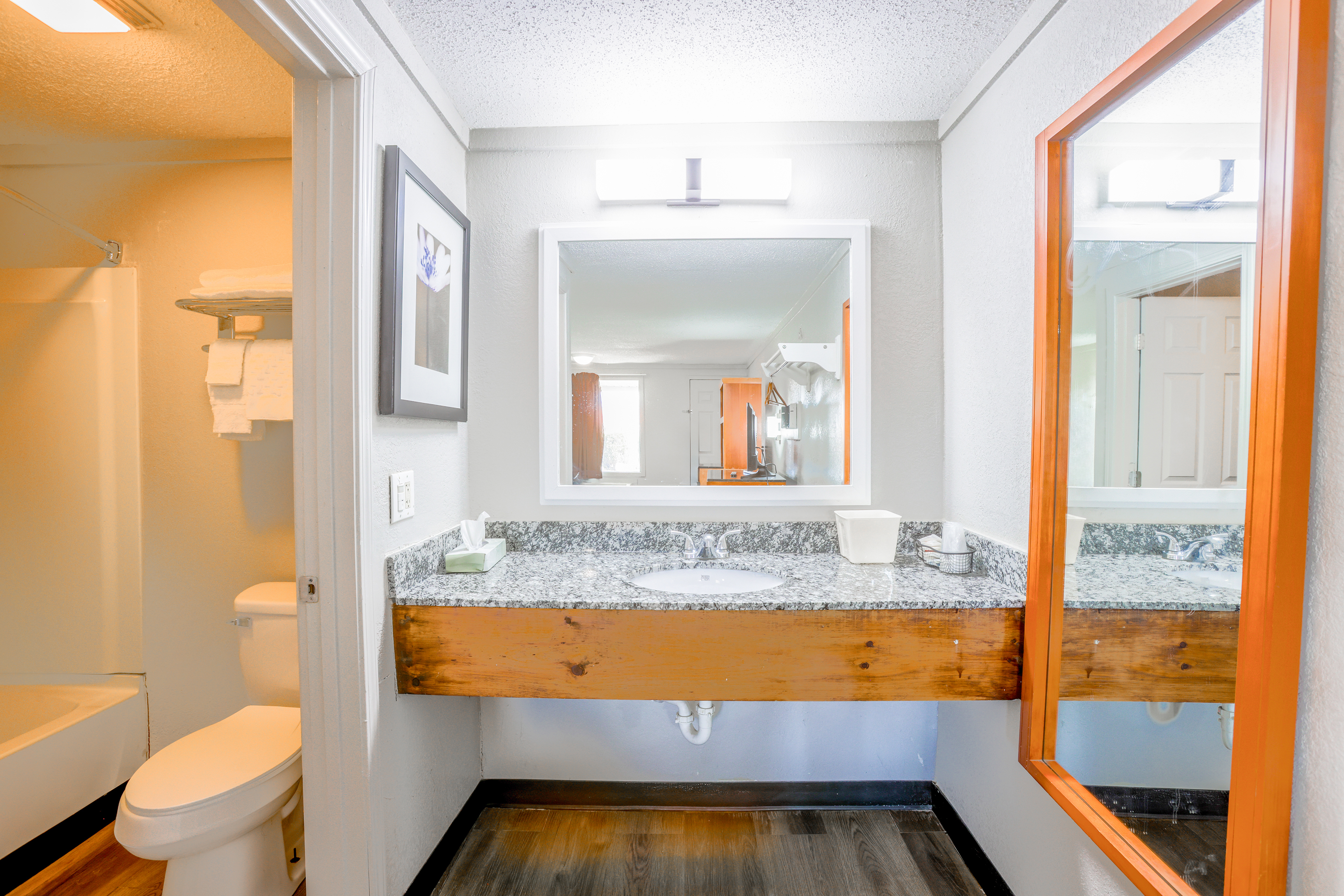 غرفة بسرير كينج لغير المدخنين، Cozy Garden Inn By OYO Hwy 40 Richmond 6/8