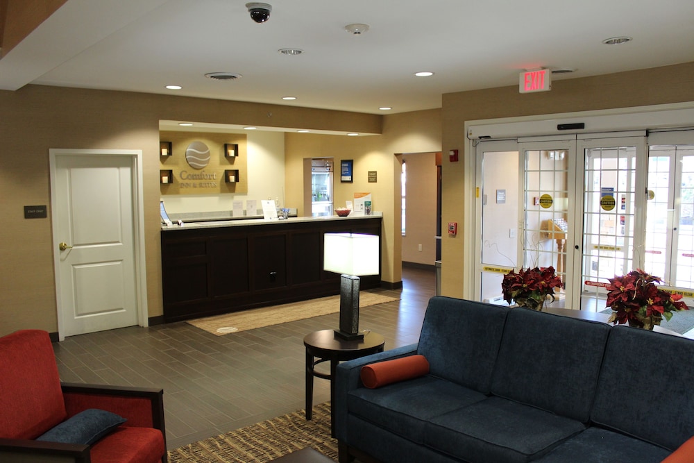 Comfort Inn & Suites Northern Kentucky 5/48