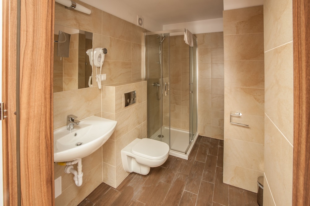 PERGAMIN ROYAL APARTMENTS 38/41