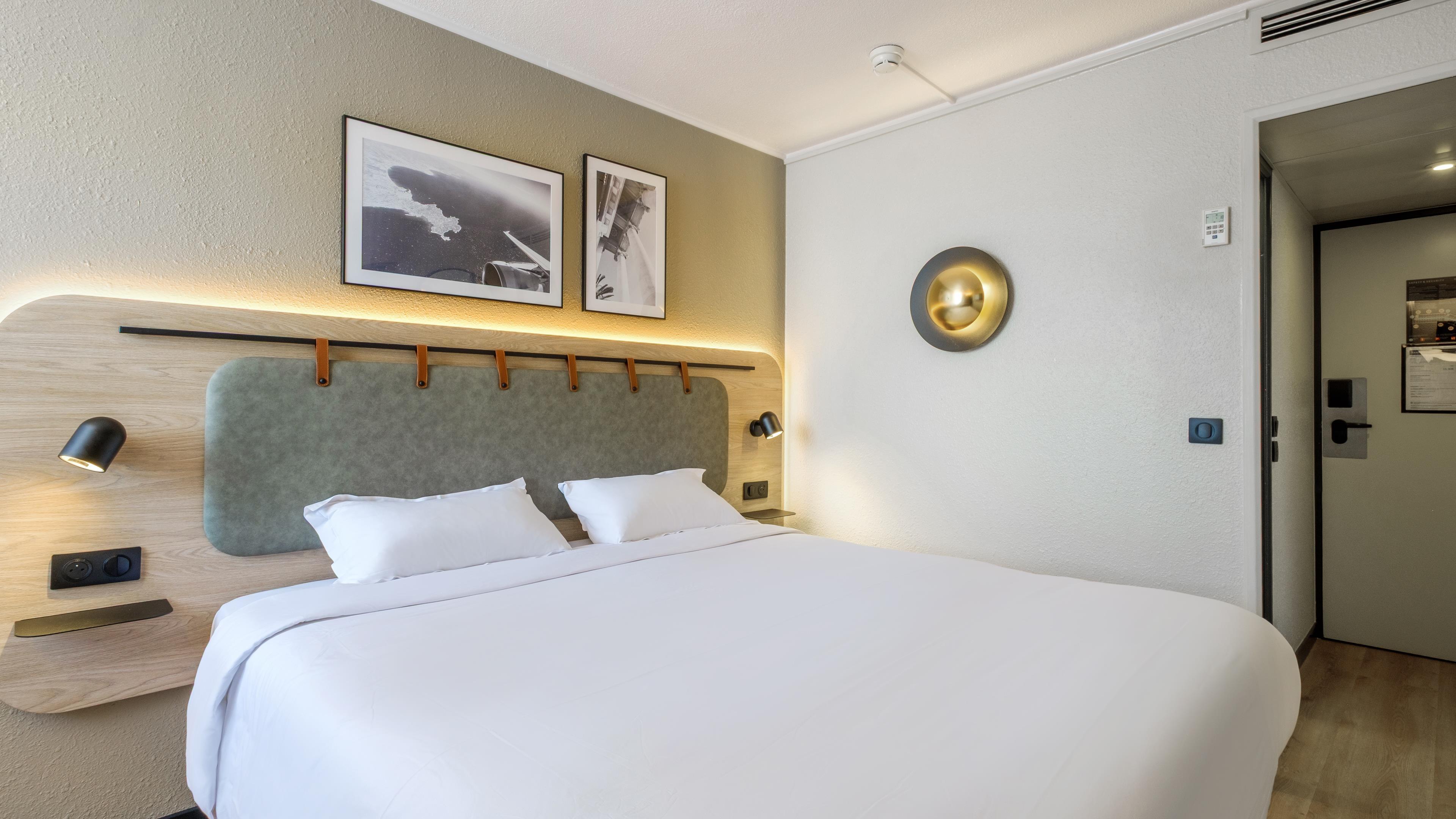 Room, Queen Bed