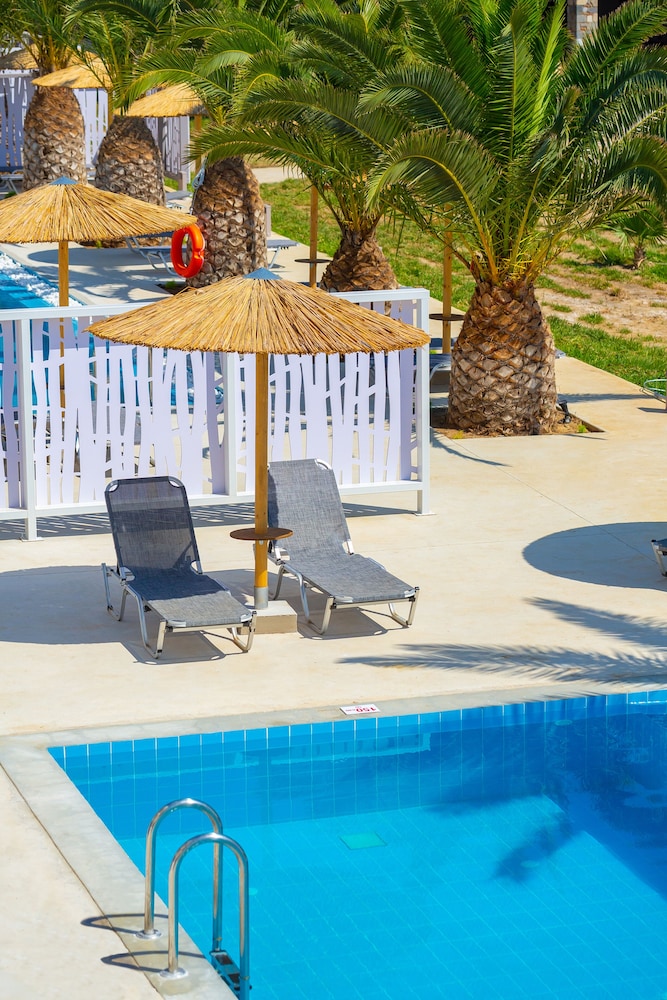 Akti Beach Club 33/50