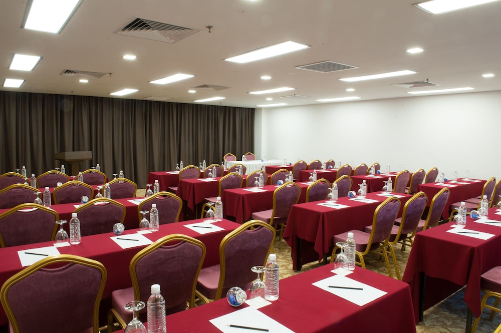 Pan Borneo Hotel Kota Kinabalu 55/66