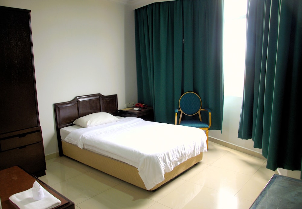 OYO 1236 Hotel Green Park 36/58
