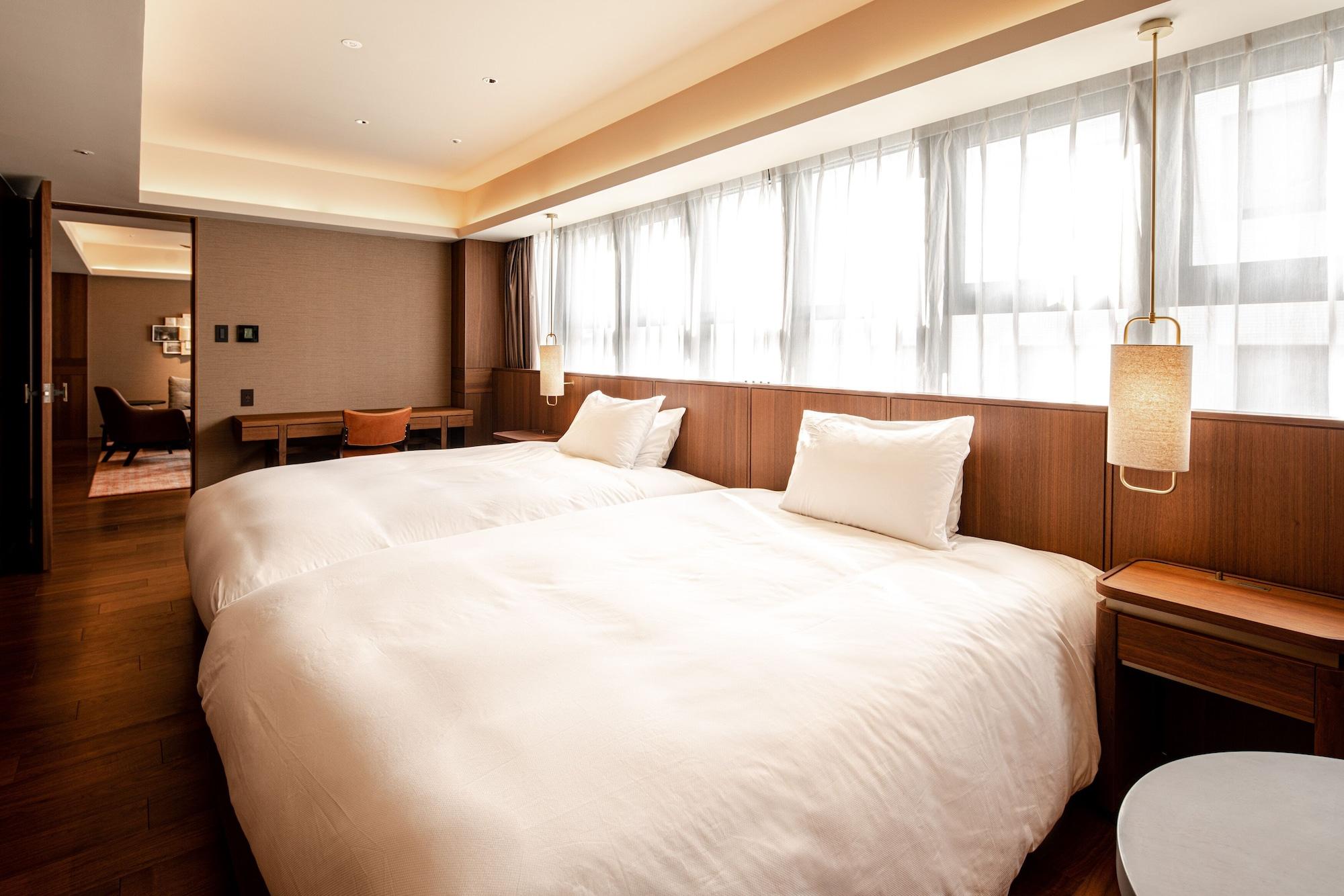 Story, Twin Beds