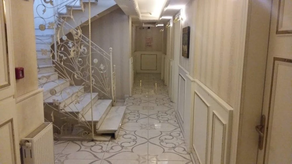 Azade Butik Otel 23/34