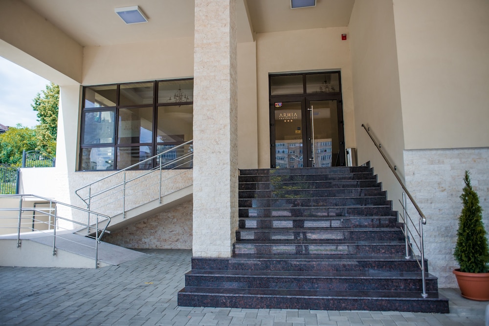 Arnia Hotel 3/64