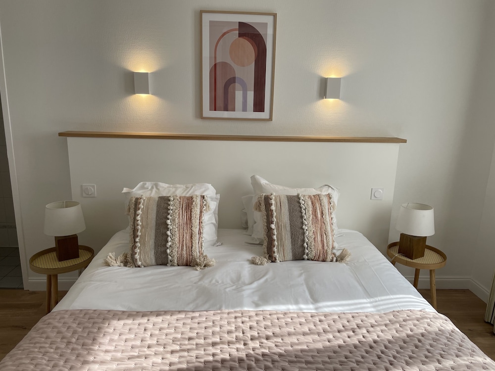 STANDARD, QUADRUPLE, DOUBLE AND TWIN BEDS