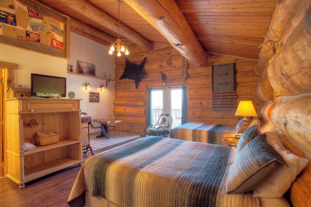 Western, Theme, Cabin, 2 Queen Beds, Pet Friendly