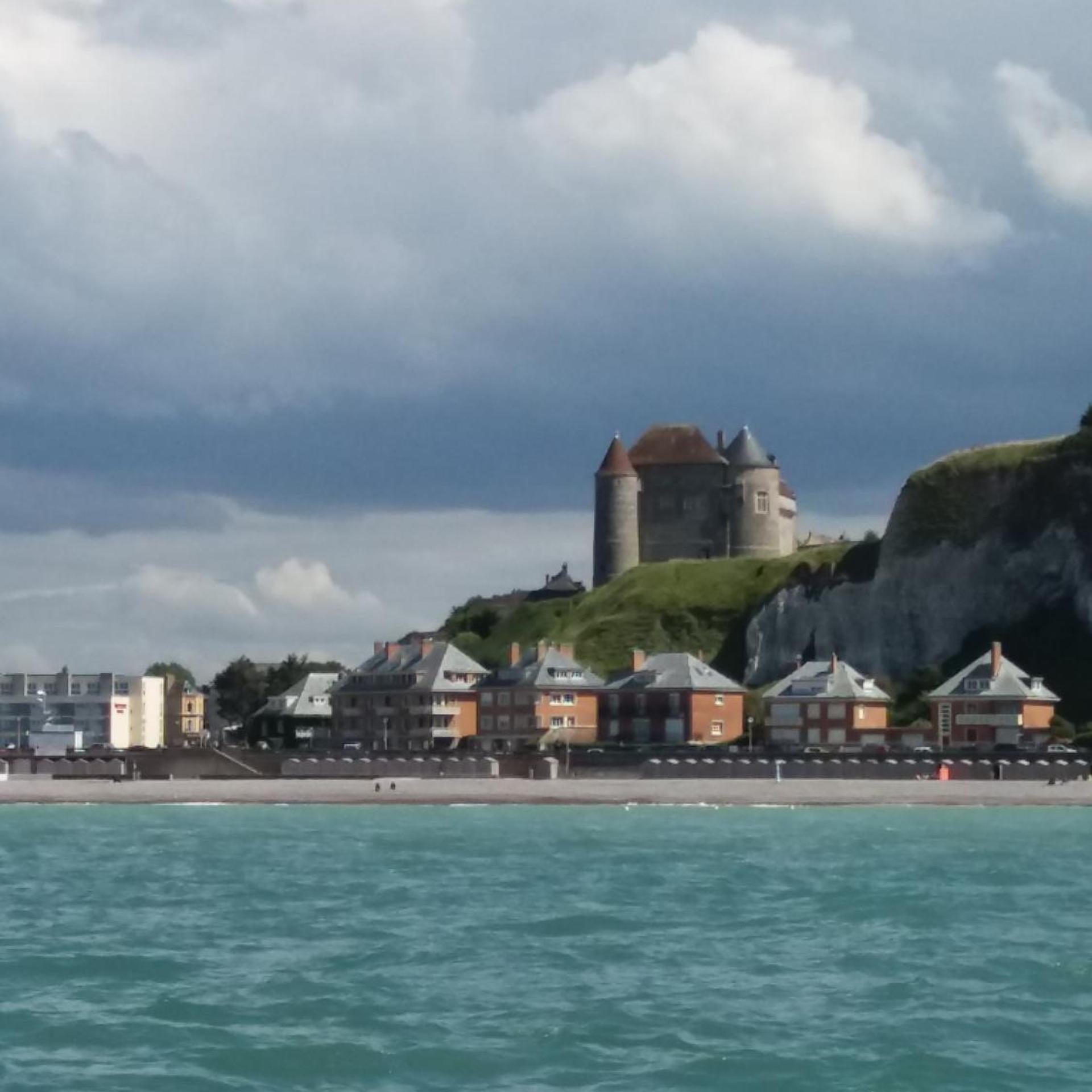 EGG HOTEL - HOTEL LES GENS DE MER Dieppe 39/48