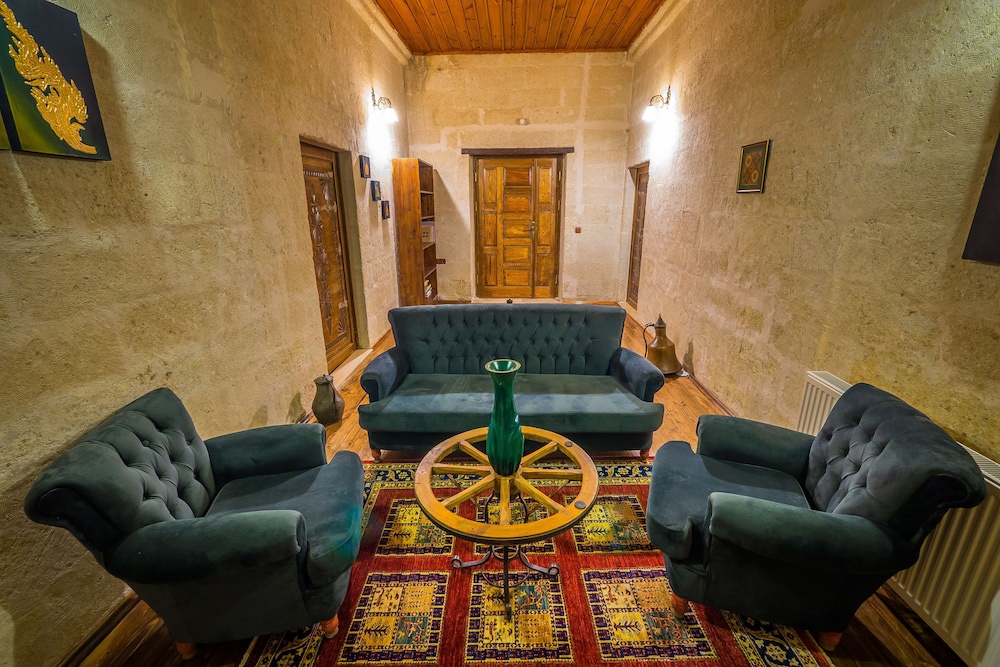 Elif Stone House 42/63