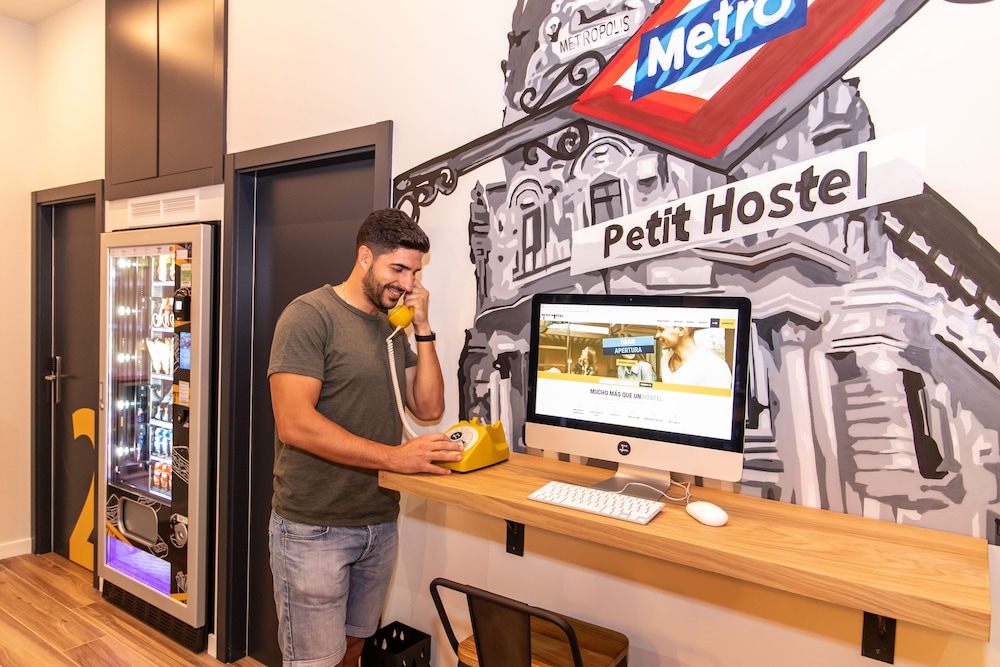 Petit Hostel 39/50