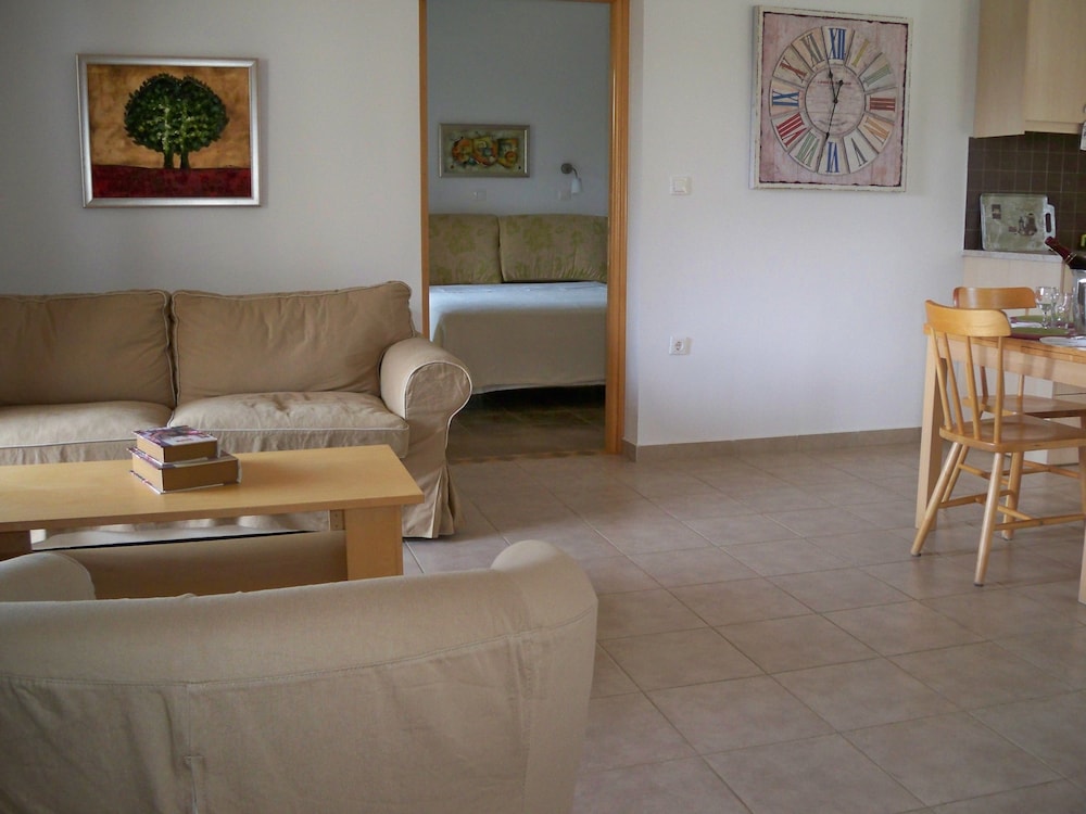 Miraluna Hotel 30/50