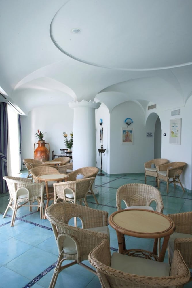 Albatros Hotel 18/50
