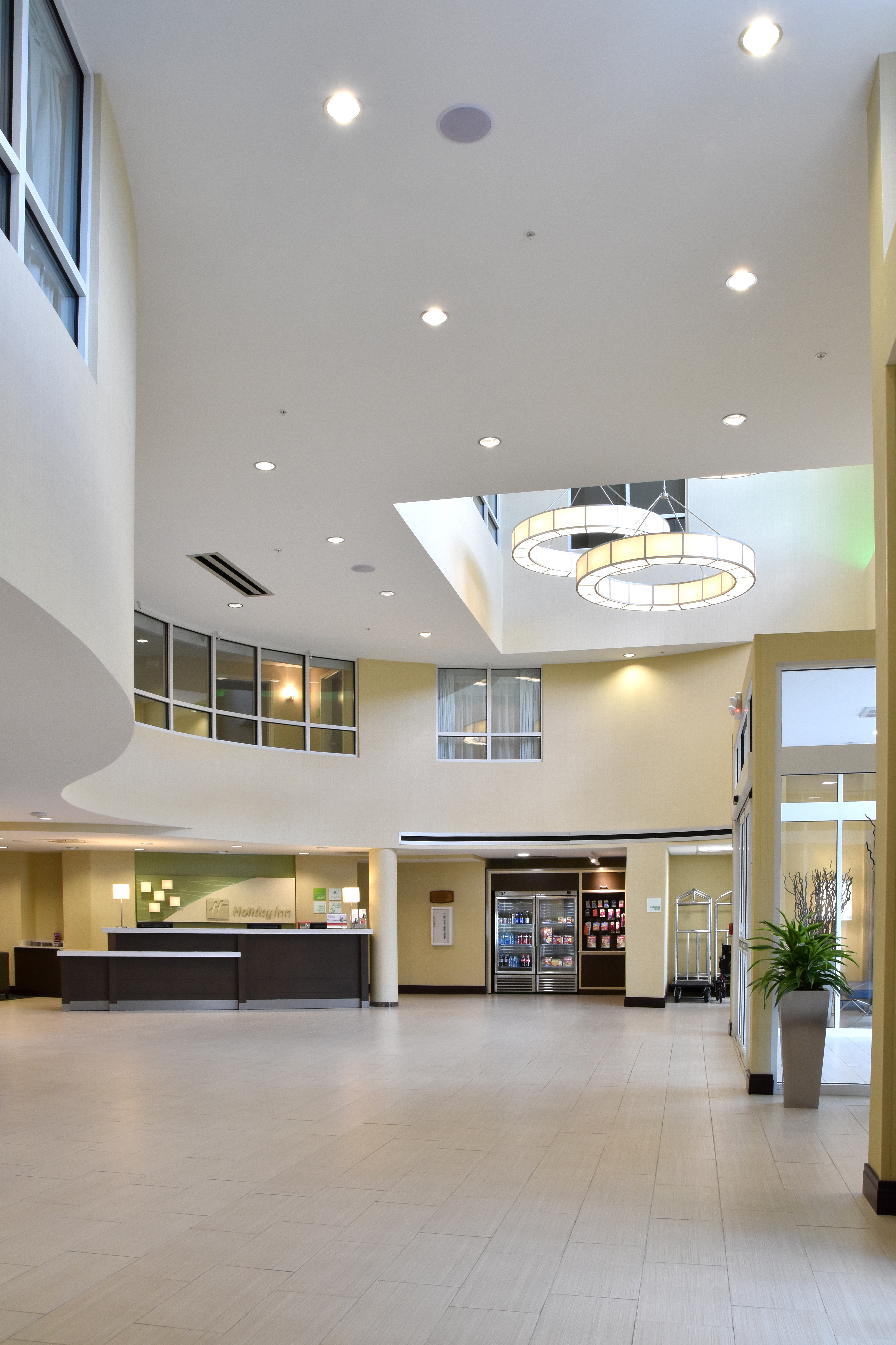 Holiday Inn Canton (Belden Village) 16/72