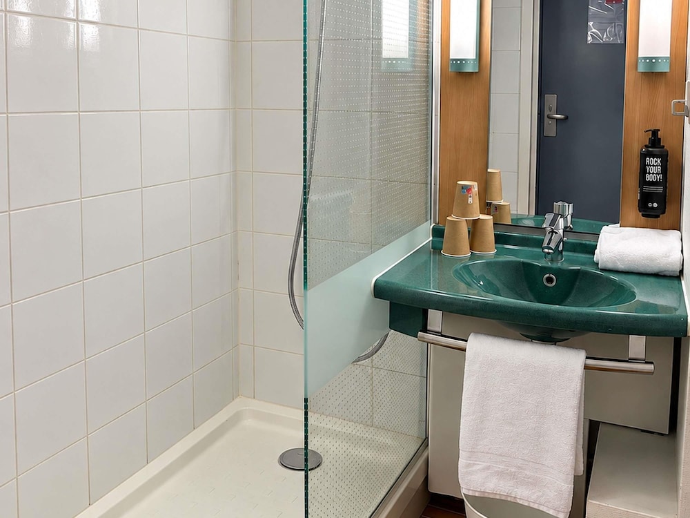Ibis Lyon Sud Saint Rambert 40/42