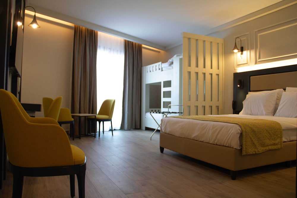 Kiyi Park Hotel 5/12