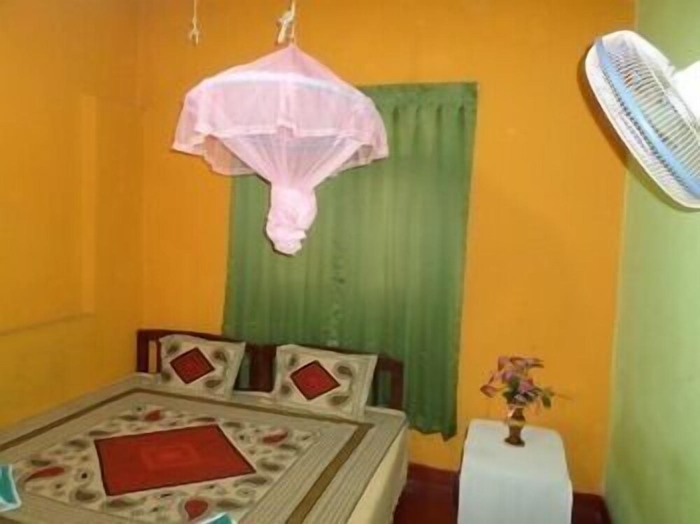 Pradeepa Guest House 14/19
