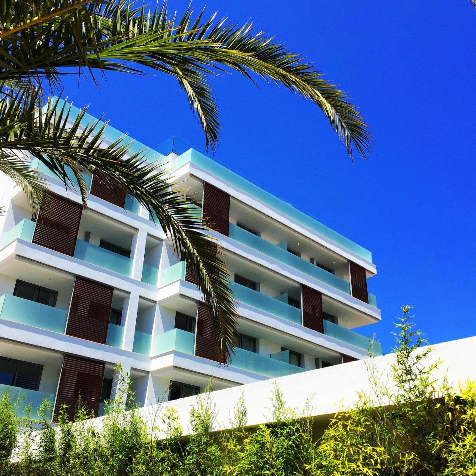 Apartamentos B-Llobet Sun & Confort 3/50