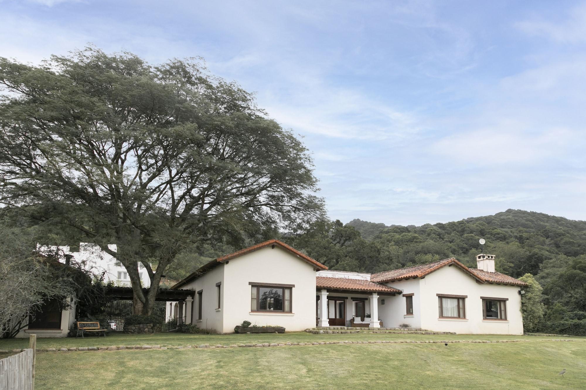 Hotel Torrontes 44/50