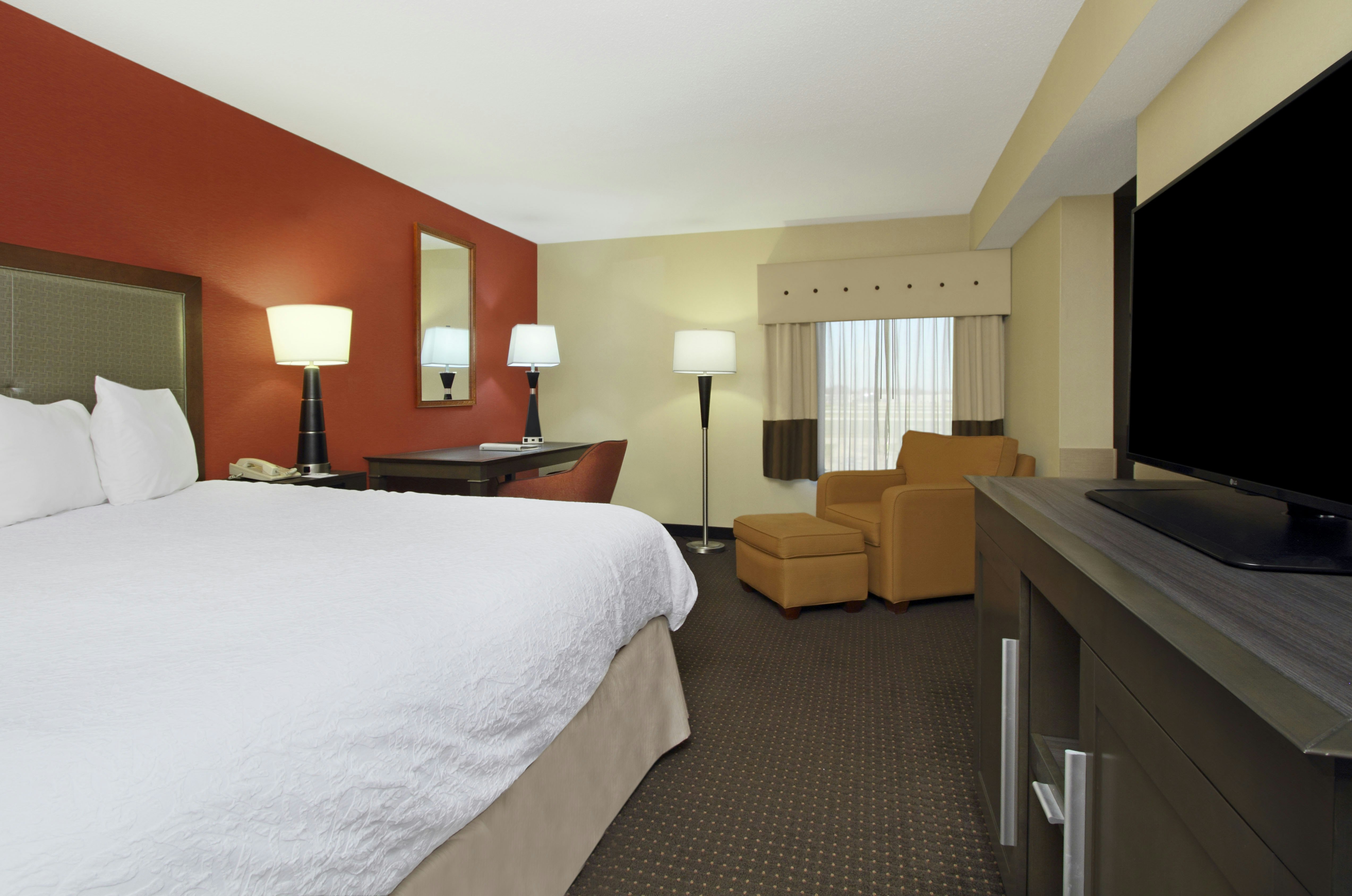 ROOM, KING BED, ACCESSIBLE