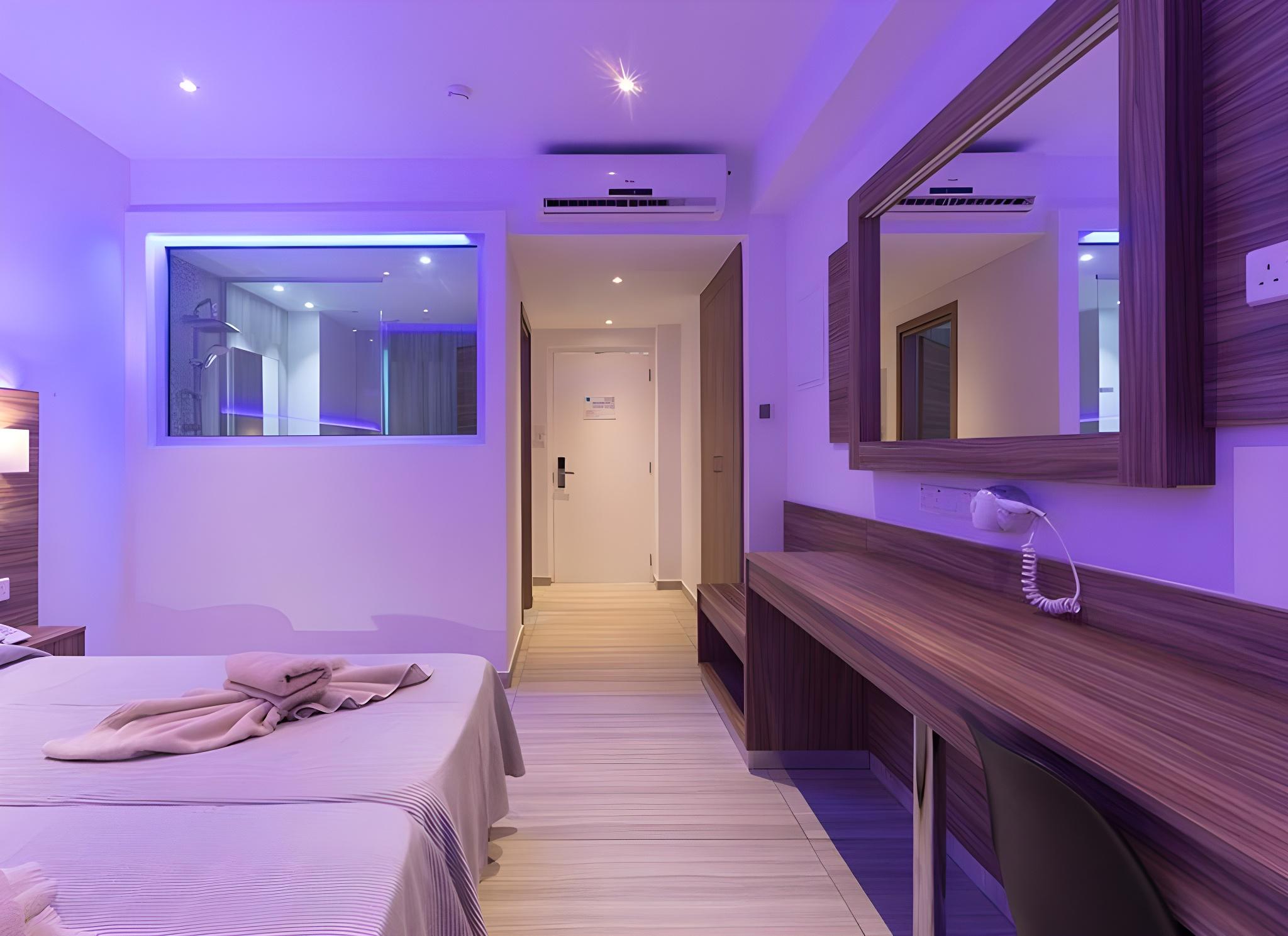 SUPERIOR ROOM POOL VIEW