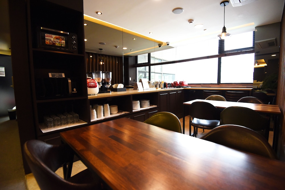 57 Myeongdong Hostel 57/66