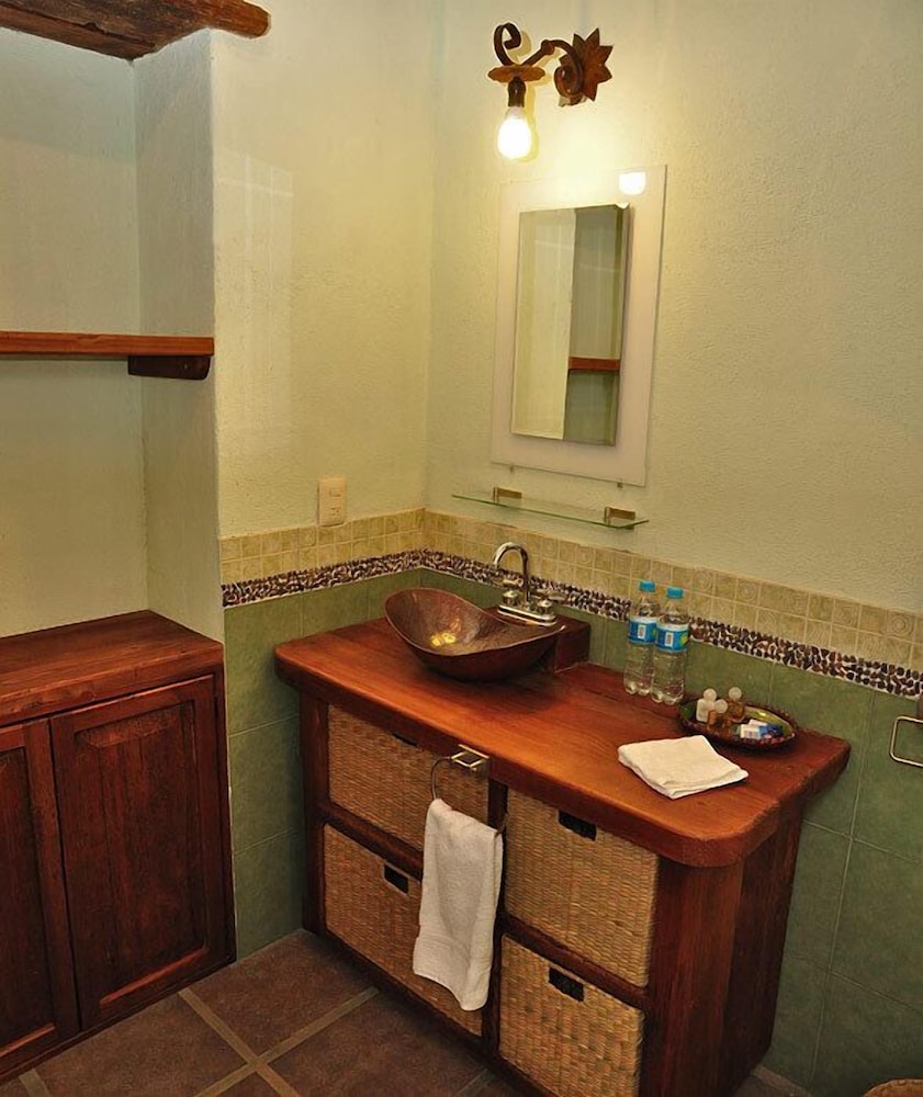 Eco Hotel Ixhi 54/74