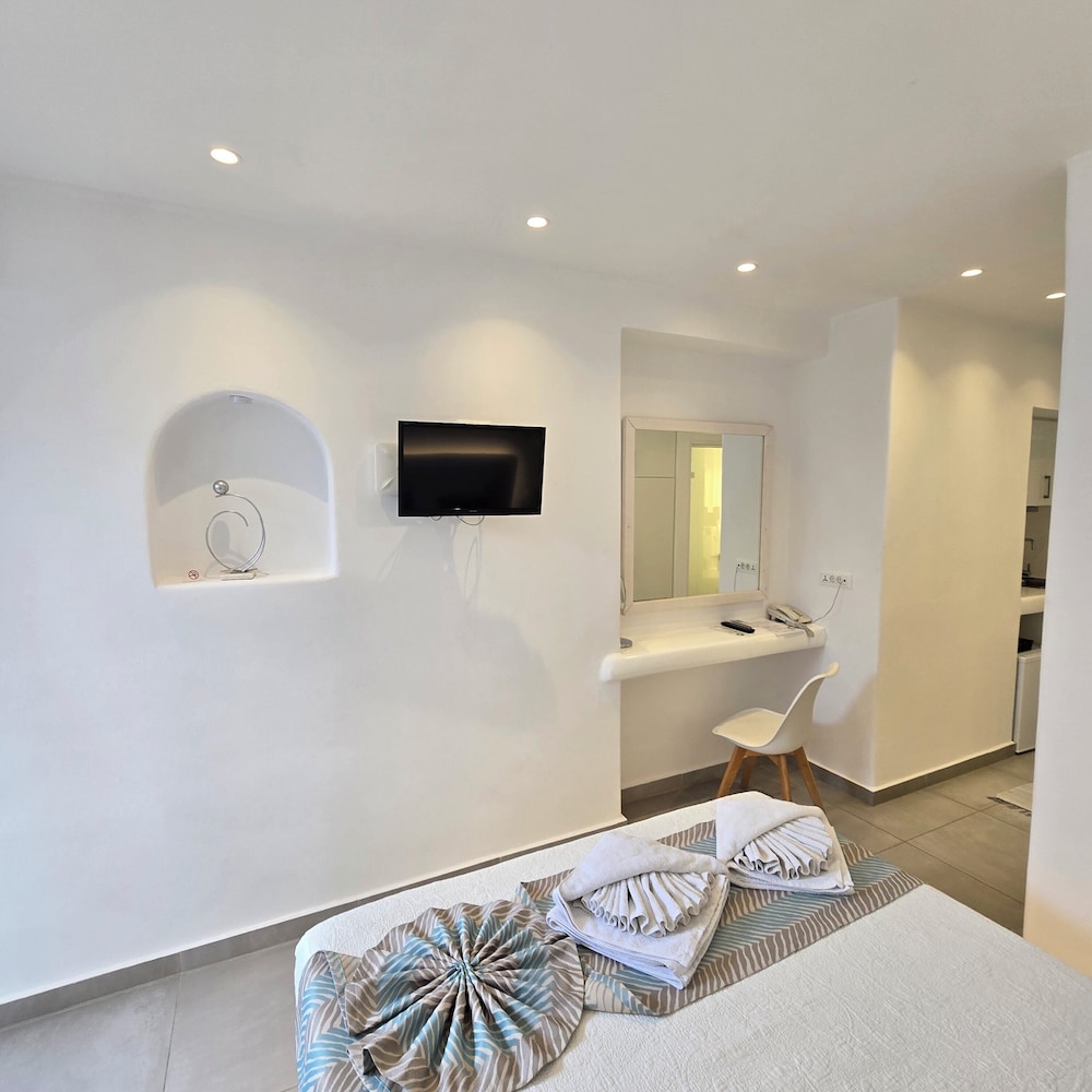 Merovigliosso Studios And Apts 16/50