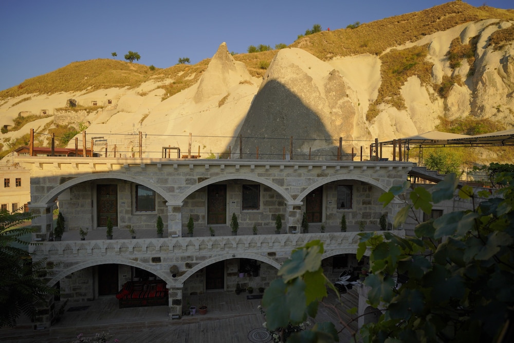 Kayatas Hotel 3/45