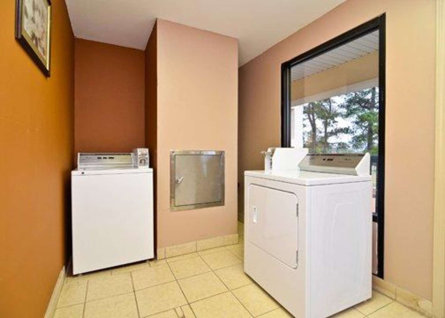 Motel6 Laurel, MS 11/31